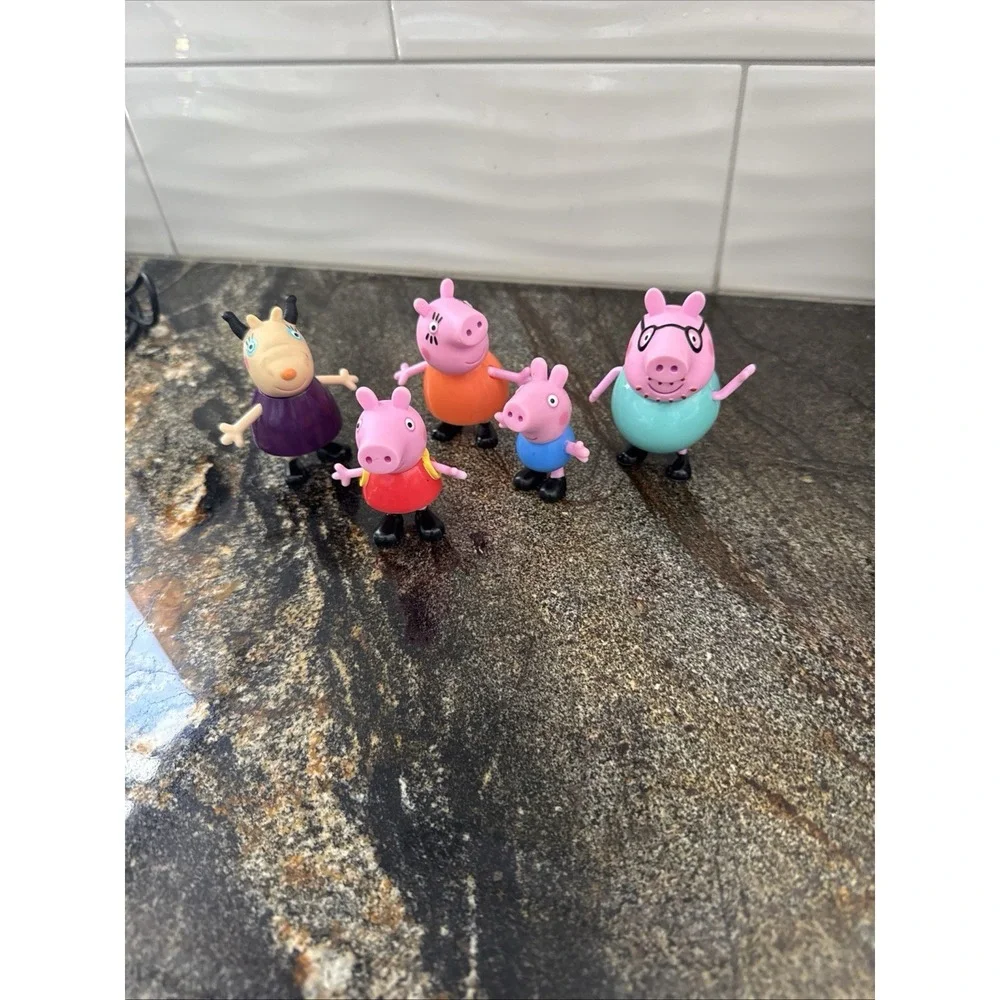 5 Peppa Pig Family Friends Toys Mini‎ Figures Lot